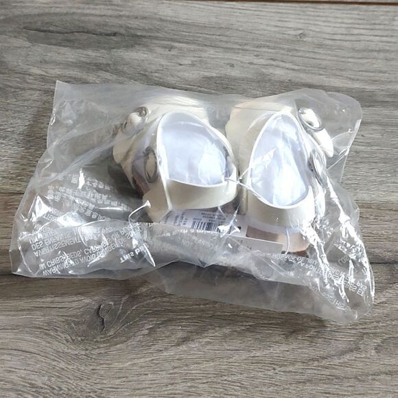 Old Navy New With Tag Size 0-3 Months Faux-Leather Double-Buckle Sandals - Picture 8 of 10